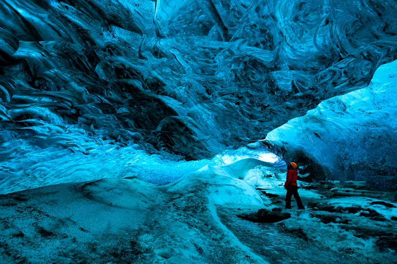 「氷の洞窟・スーパーブルー」徹底ガイド 【旅の大事典】